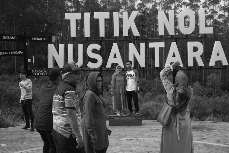 Residents visit Nusantara Zero Point in East Kalimantan. (Project Multatuli)